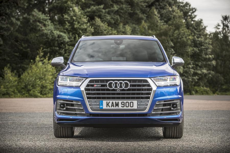  Audi SQ7 TDI (4M) 2016 года  (UK) (фото 28 из 32)